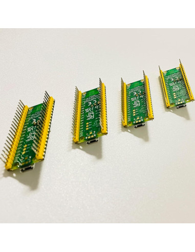 Paquete de 4 Raspberry Pi Pico W con conectores pre-soldados