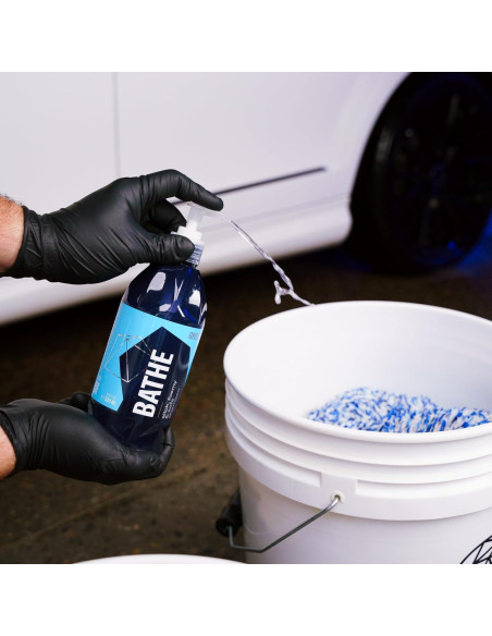 Jabón para Lavado de Autos Gyeon Bathe 1000ml - Alta Lubricidad