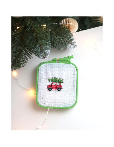 Aro de Bordado Rectangular Plástico Nurge No:2 Verde 14.5x16.5cm