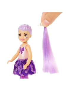 Muñeca Chelsea Color Reveal Barbie con 6 sorpresas y cambio de color