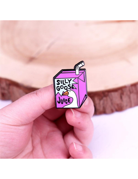 Pin de Esmalte Ganso Tonto Morado - Broche de Solapa