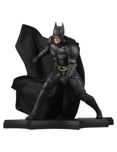 Estatua Batman El Caballero de la Noche McFarlane Toys 1:6