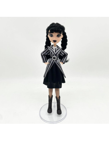 Muñeca Addams 22.86 cm con caja de regalo y tacones