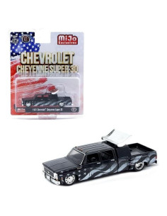 Modelo Diecast M2 Machines 1:64 Chevrolet Cheyenne 1973