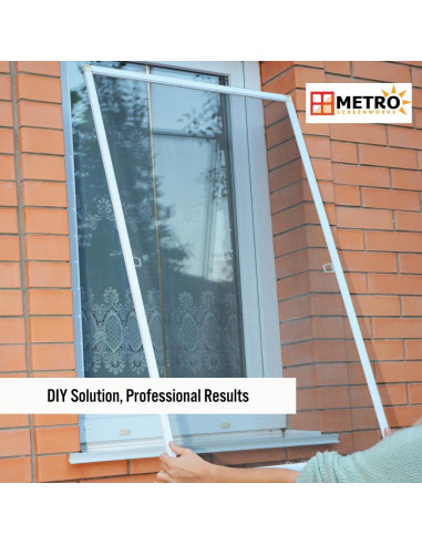 Kit de Marco de Pantalla para Ventana Pequeña Metro Screenworks - Almendra, 10 Varillas 182.88 cm
