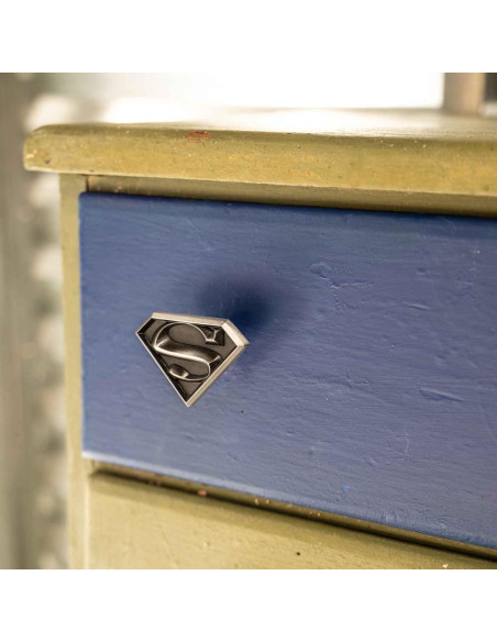 Perilla metálica Superman Open Road Brands 5.23 cm Perilla metálica Superman Open Road Brands 5.23 cm