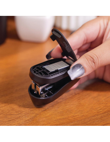 Grapadora Mini Swingline Tot Negra, 12 Hojas, 1000 Grapas