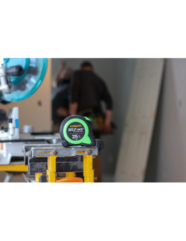 Cinta Métrica Komelon SL2825 7.62m Bloqueo Automático