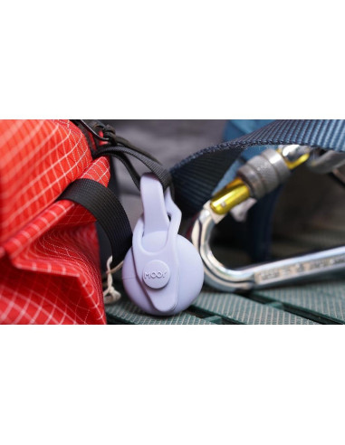 Soporte Universal para AirTag MOOY Silicona Púrpura