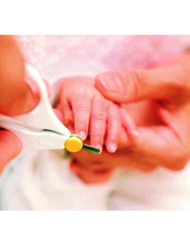 Tijeras de Uñas para Bebés Pigeon - Acero Inoxidable, Blanco