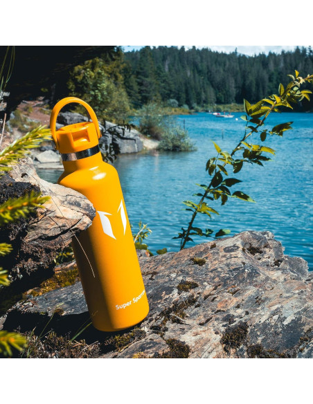 Botella de Agua Aislada Super Sparrow 500 ml Verde Manzana Botella de Agua Aislada Super Sparrow 500 ml Verde Manzana