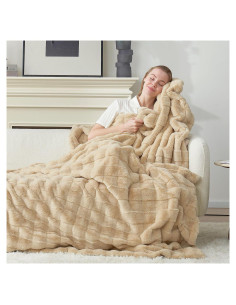 Manta de Pelaje Falso Cozy Bliss Beige 127x152 cm Suave y Cálida