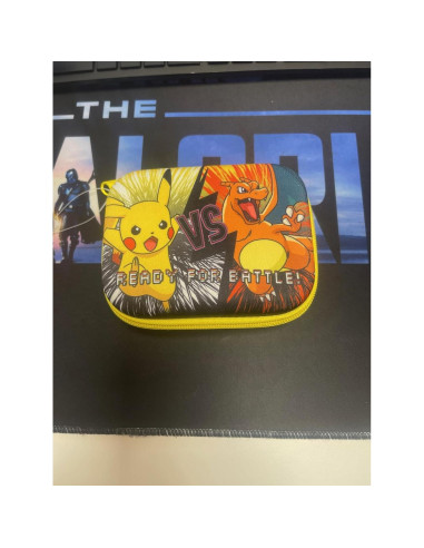 Estuche de Cartas Pokemon - Almacenamiento Compacto 200+ Cartas