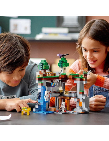 LEGO Minecraft La Primera Aventura 21169 - Juego Interactivo 542 Piezas