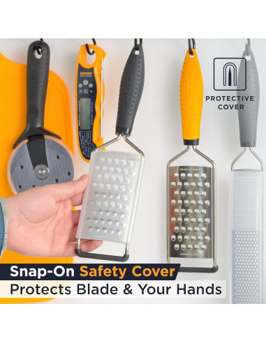 Rallador de Queso Deiss PRO - Acero Inoxidable, Antideslizante