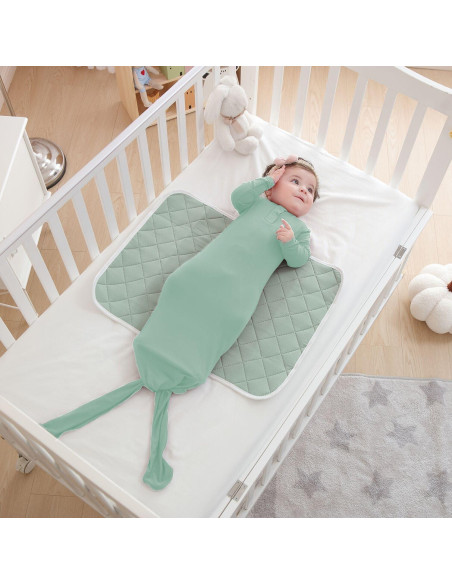 Bata Anudada para Bebé TWINOR Verde Claro con Sombrero y Diadema