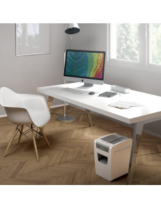 Destructora de papel Leitz IQ Slim, corte en cruz, 10 hojas, 22.7L 2