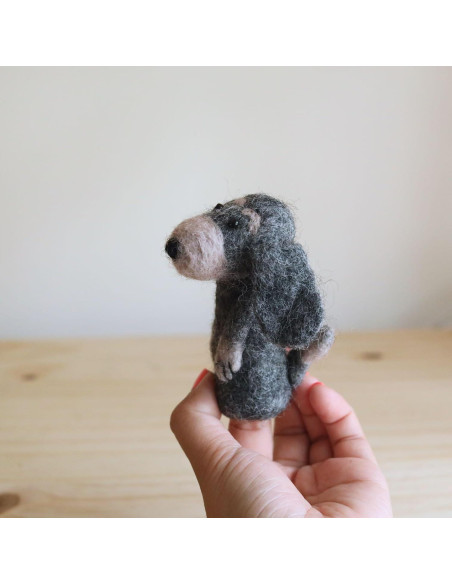 Títere de dedo perro gris hecho a mano Ganapati Crafts 10 cm
