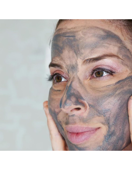 Exfoliante Facial Biocompatible MILAJ Evolve 59 ml - Carbón y Cereza