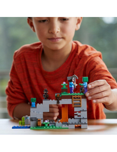 LEGO Minecraft La Cueva Zombie 21141 - 241 Piezas para Niños