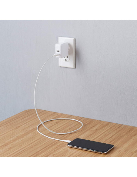 Cargador de Pared USB-A 24W Amazon Basics Blanco Cargador de Pared USB-A 24W Amazon Basics Blanco
