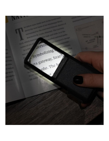 Lupa LED MiniBrite Carson PO-55, 5x, Compacta y Portátil