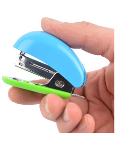 Grapadora Mini Westcott Multicolor con 200 Grapas 2