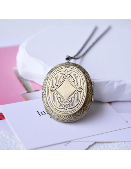 Collar de Medallón Vintage Hecho a Mano con Flor Prensada - Margarita