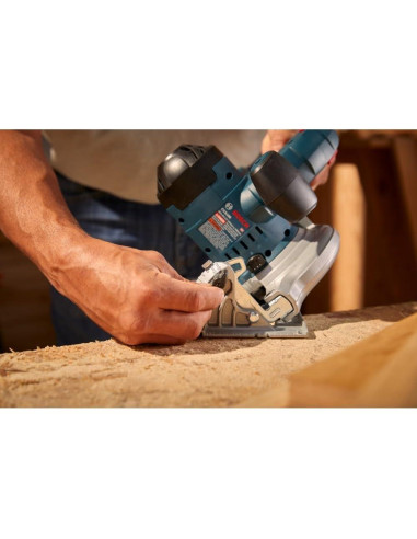 Sierra Circular Inalámbrica Bosch CCS180-B15 18V 6-1/2" con Batería 4.0 Ah