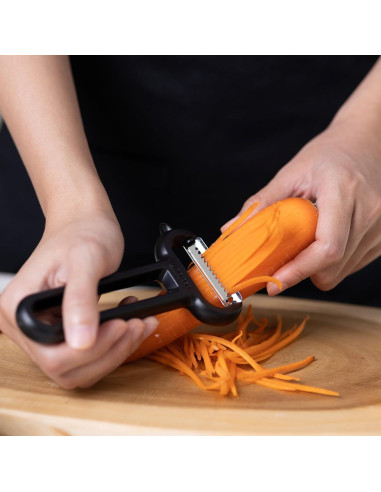 Pelador Julienne Linoroso de Acero Inoxidable Negro