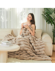 Manta de Piel Sintética LuxeComfort 127x152 cm Piedra de Playa 2