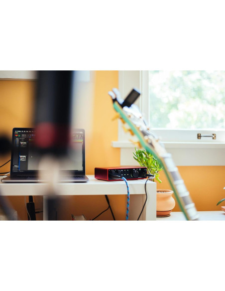 Focusrite Scarlett 2i2 4G + Auriculares CANS50 + Brazo Micrófono