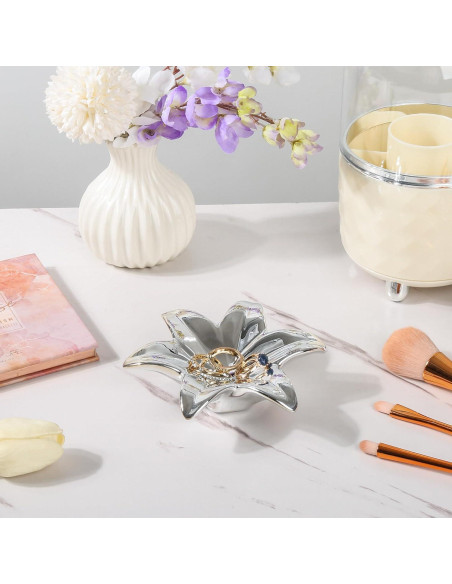 Soporte de Incienso Eunoir Floral Cerámica Plata 13.5cm Soporte de Incienso Eunoir Floral Cerámica Plata 13.5cm