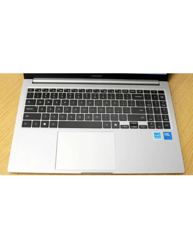 Laptop Samsung Galaxy Book 4 15.6" FHD Intel Core i7 16GB 1TB