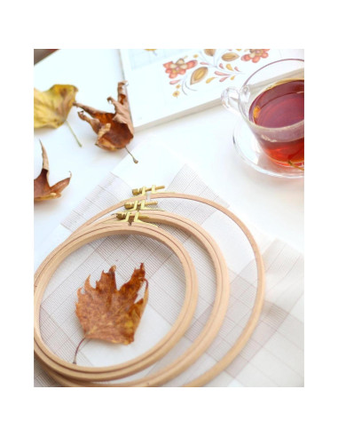 Aro de Bordado de Madera de Haya Nurge 16cm con Cierre Dorado