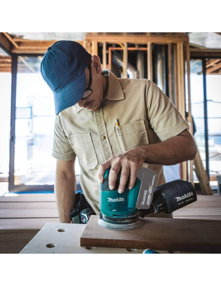 Lijadora Orbital Inalámbrica Makita XOB01Z 18V 5" Renovada