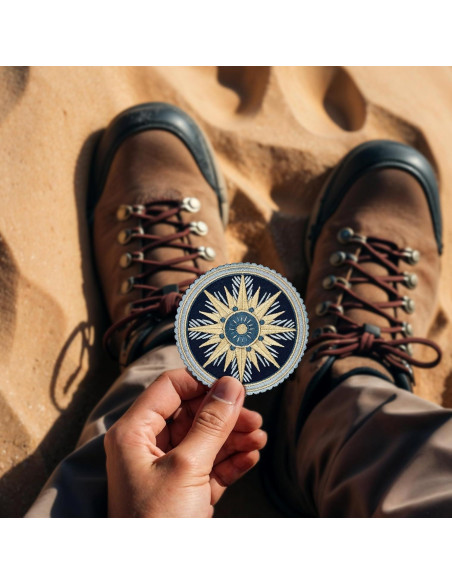 Parche de Hierro Brújula 8.89 cm - Bordado para Ropa y Mochilas