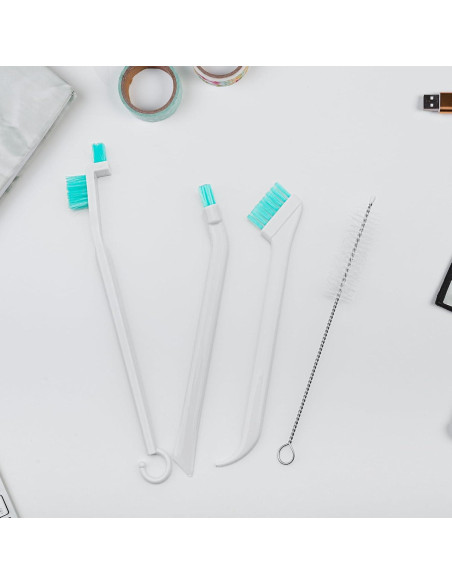 Juego de 4 Cepillos de Limpieza YaeYur para Rincones y Ventilación