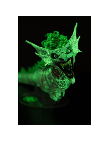 McFarlane Toys Dragón del Joker 17.78 cm Brilla en la Oscuridad