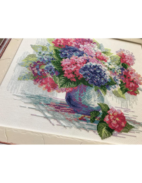 Kit de Bordado en Cruz Floral RIOLIS Hortensia 1696 35x30cm