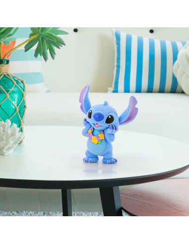 Figurita Enesco Grand Jester Disney Stitch Lei Hawaiano 8.9 cm