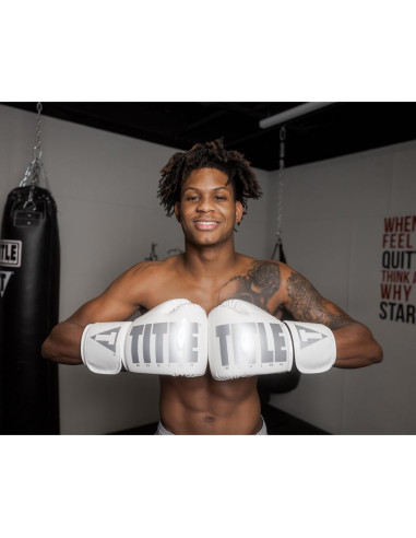 Guantes de Entrenamiento Elásticos 14 oz Title Boxing Negro/Dorado