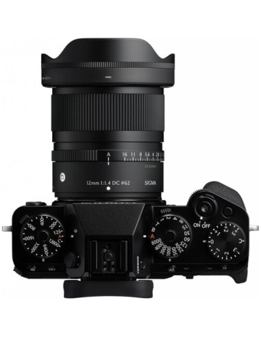 Lente Sigma 12mm f/1.4 DC para Fujifilm X + Filtro UV y Kit