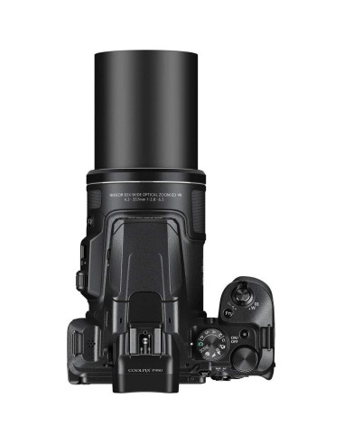 Cámara Digital Nikon COOLPIX P950 16MP 83x Zoom Óptico 4K