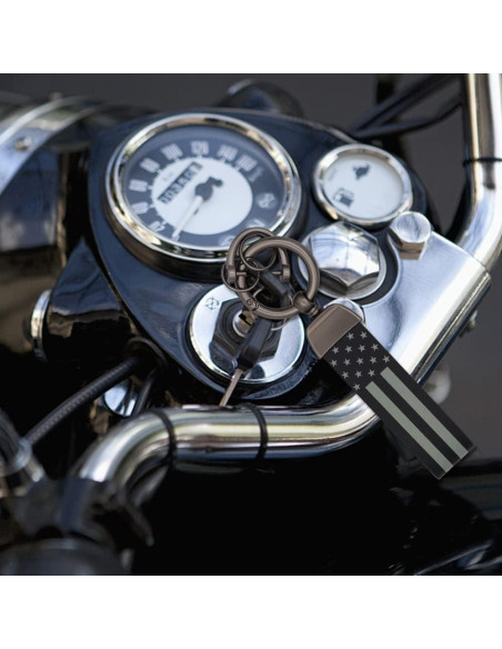 Llavero elegante bandera americana con anillo de zinc negro