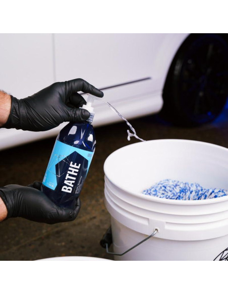 Kit GYEON Wet Coat - Recubrimiento Cerámico Hidrofóbico 1470ml