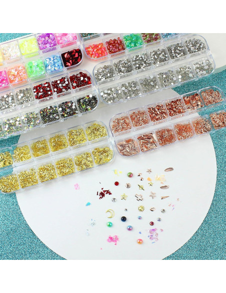 Kit de Studs para Uñas Artdone - 6 Cajas Multicolor y 15 Hojas de Pegatinas Doradas