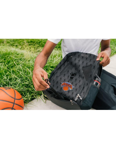 Mochila Point 3 New York Knicks con Funda Impermeable