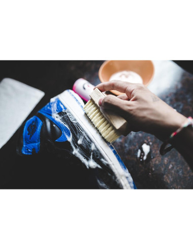 Kit Limpiador de Zapatos Pink Miracle 113.4g con Cepillo