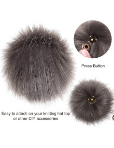 14 Pom Poms de Piel Sintética Bememo con Botón Removible 10 cm 2